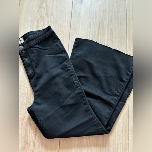 NWOT FREE PEOPLE Youthquake Flare Stretch Cropped Jeans black - Picture 9 of 9
